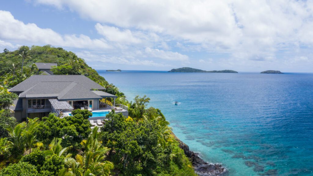 Kokomo Private Island Resort Fiji Hilltop Residences offering 2,3,4,5 bedroom villas sweeping views of the ocean. 